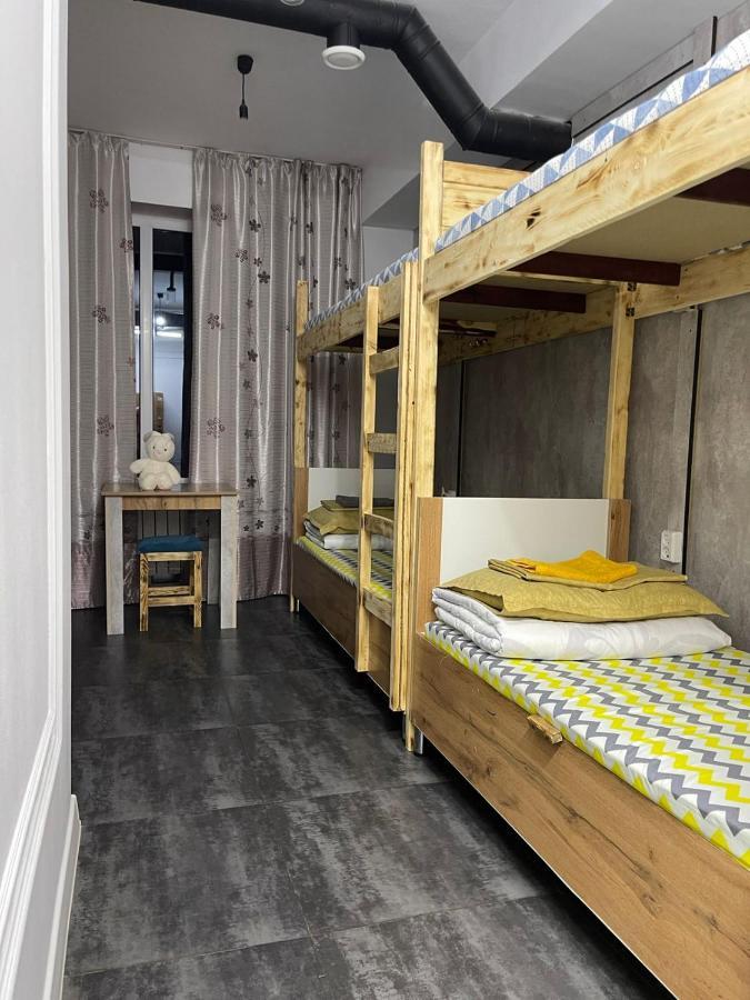 Hostel Del Luna Almaty Eksteriør billede