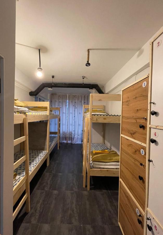Hostel Del Luna Almaty Eksteriør billede