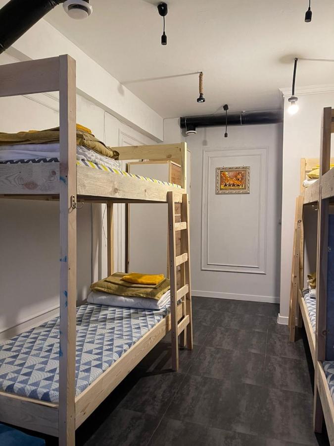 Hostel Del Luna Almaty Eksteriør billede