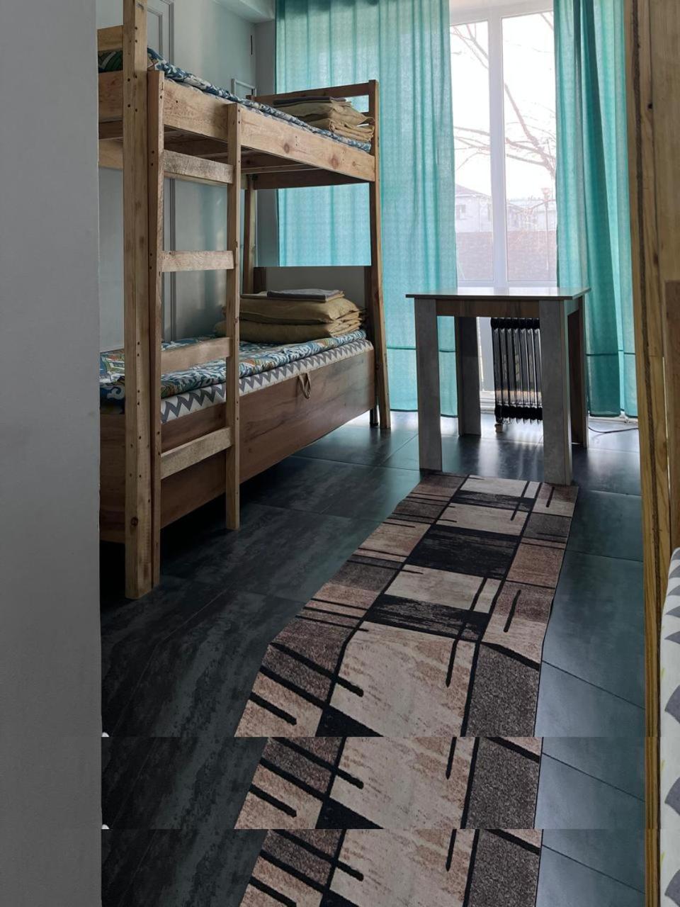 Hostel Del Luna Almaty Eksteriør billede