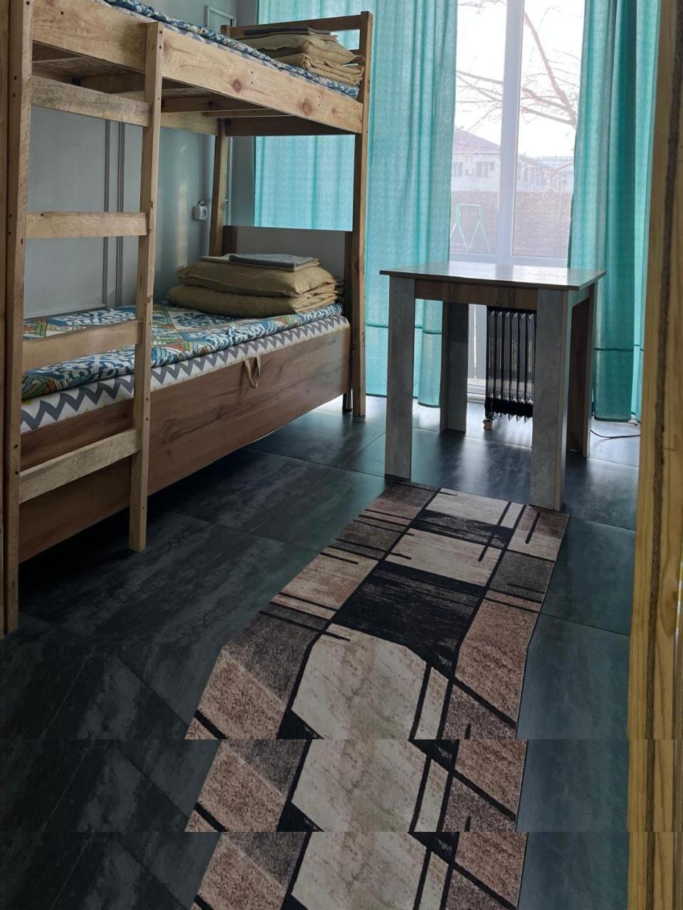 Hostel Del Luna Almaty Eksteriør billede