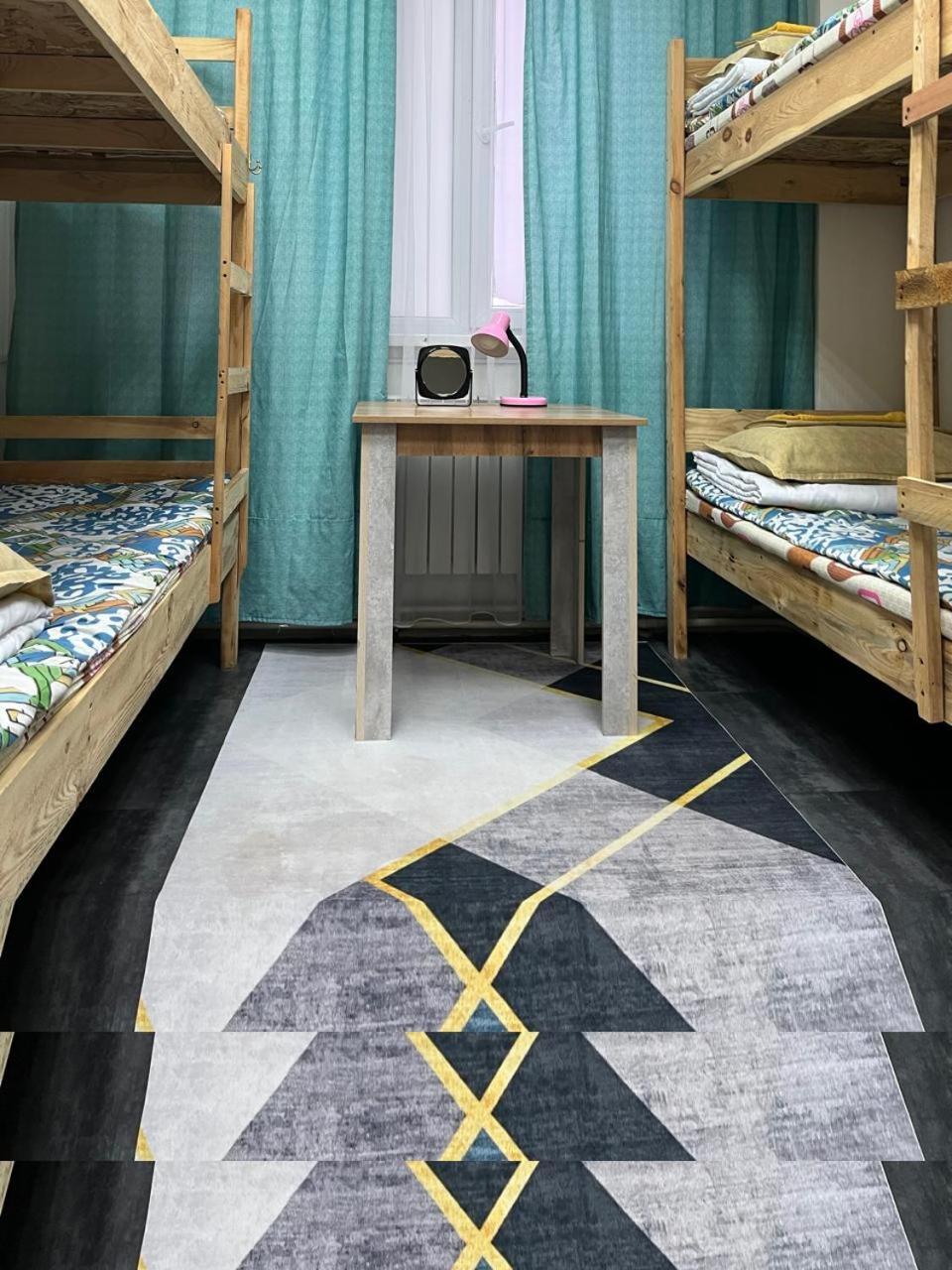 Hostel Del Luna Almaty Eksteriør billede