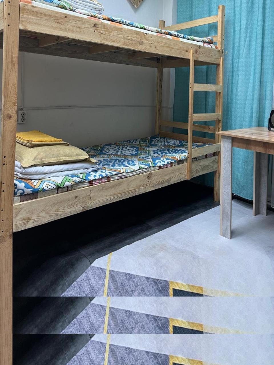 Hostel Del Luna Almaty Eksteriør billede